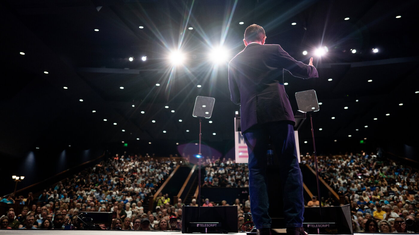 Democratic Clergy Run for Congress in Texas and Iowa Midterms
