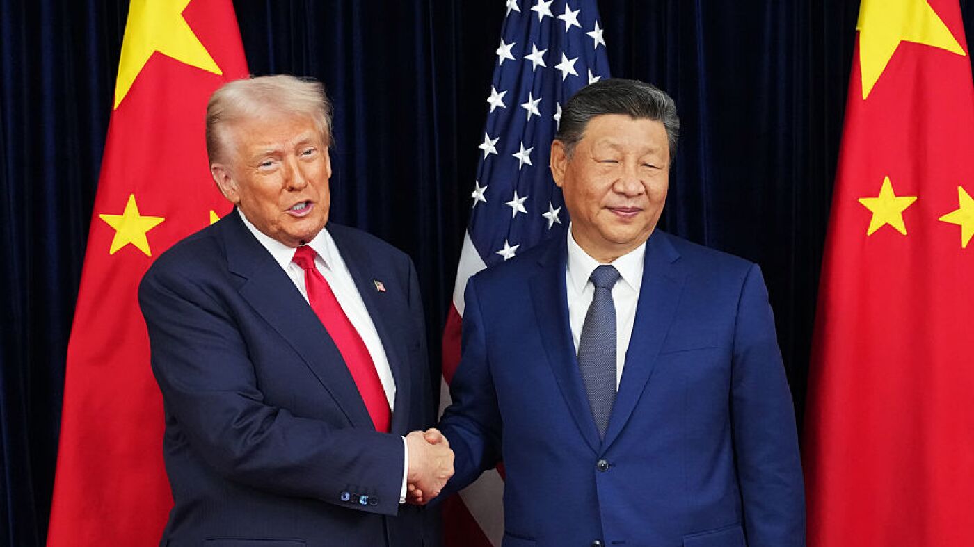 Irán y los aranceles pesan mucho en el viaje de Trump a China: NPR