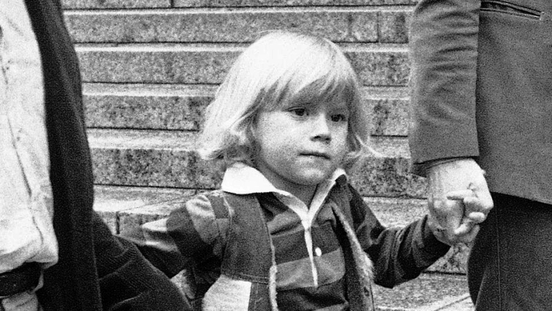 Zayd Ayers Dohrn walks with his parents Bill Ayers and Bernardine Dohrn outside the Federal Court Building in New York, May 17, 1982. The couple refused to identify the child. Dohrn refused to cooperate with a Federal Grand Jury investigating on October's bloody Brink's robbery in Rockland County. (AP Photo/David Handschuh)