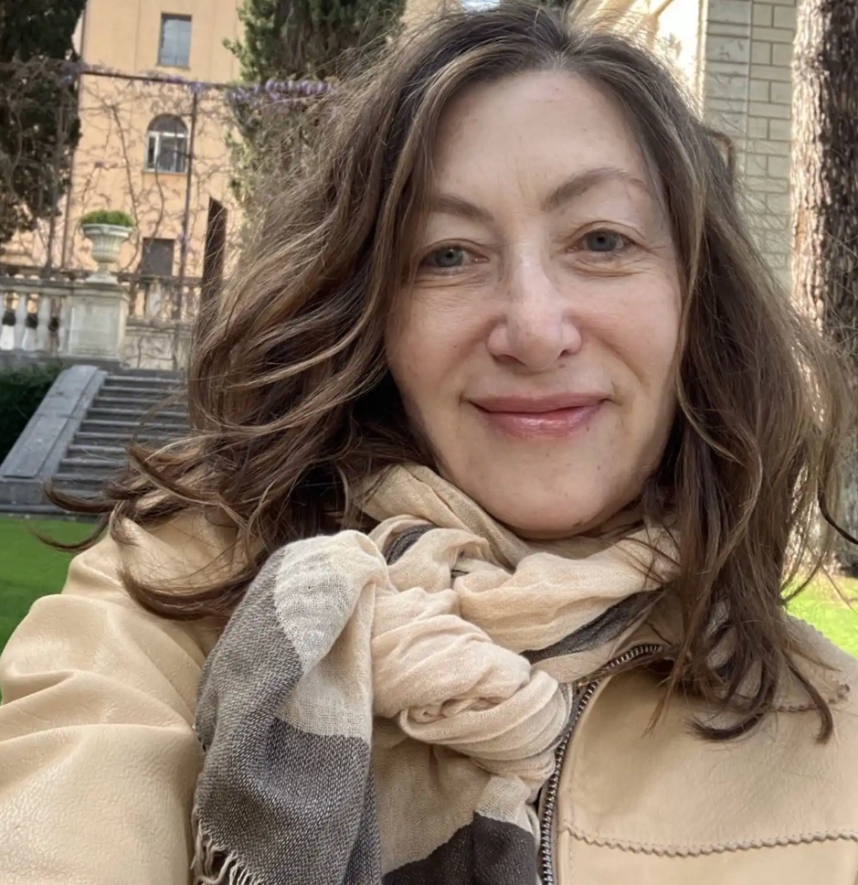 After Annabelle Gurwitch was diagnosed with stage 4 lung cancer, a volunteer living with the same diagnosis offered advice that changed the way she saw the future.