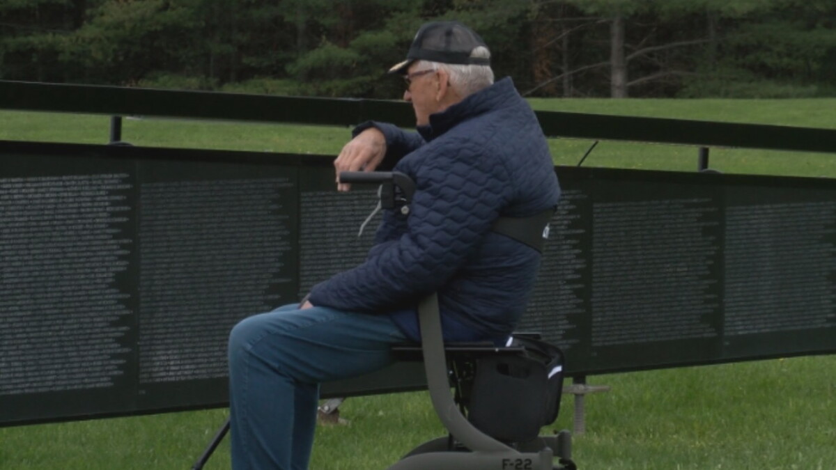 Wall that Heals offers a chance to remember those who were lost in the Vietnam war - Vimarsana News