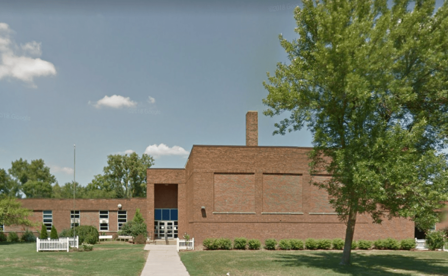 picture of Eastlawn Elementary School. 