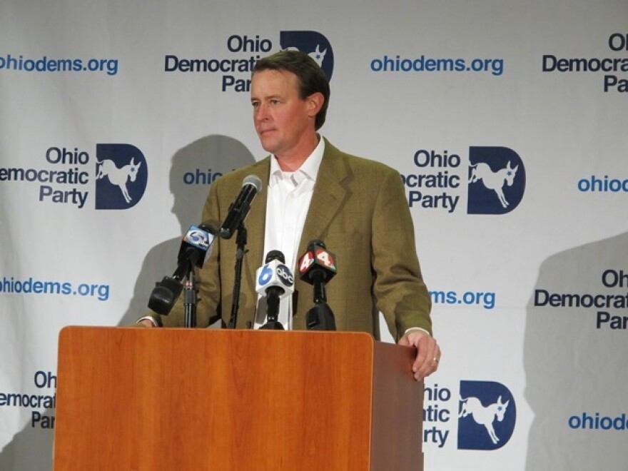 Chris Redfern addresses Democrats after the party's defeat. (Photo: Sarah Ingles)