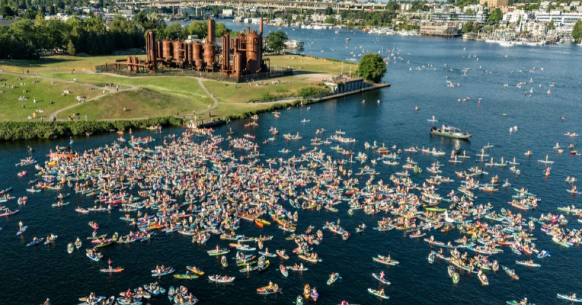 Seattle Paddle Rave: When the beat drops in Lake Union