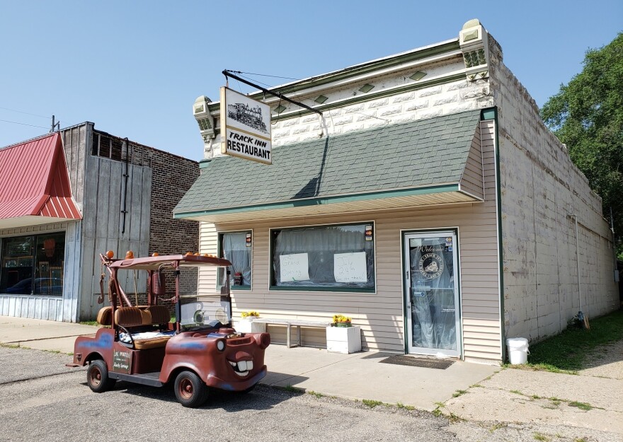 The Chillicothe City Council has dismissed citations against Track Inn Restaurant for violating the state's COVID-19 restriction on indoor dining.