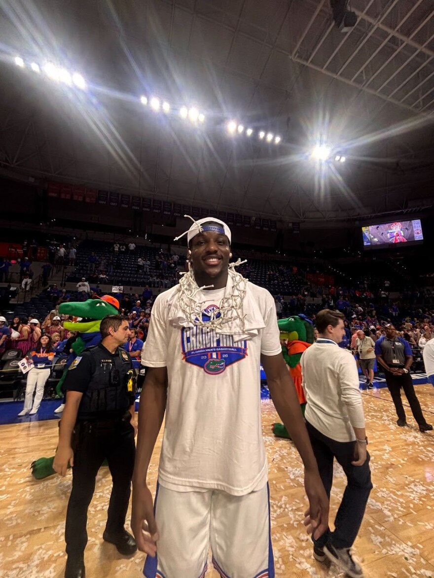 El jugador Chinyelu celebrando después del juego. Foto por: Jelianys Ramos Burgos.