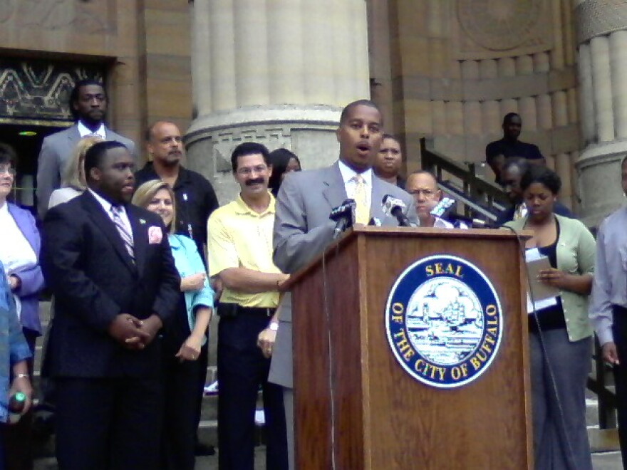 Oswaldo Mestre, Jr., director of Division of Citizen Services