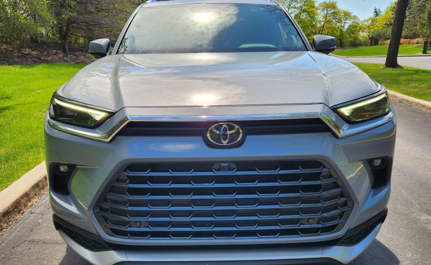 2025 Toyota Grand Highlander Platinum Hybrid MAX nose