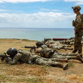 U.S. Marines with 2nd Battalion, 7th Marine Regiment, 15th Marine Expeditionary unit and Mexican marines engage targets during live-fire training as part of Exercise Rim of the Pacific 2026 at Marine Corps Base Hawaii, June 27, 2026.