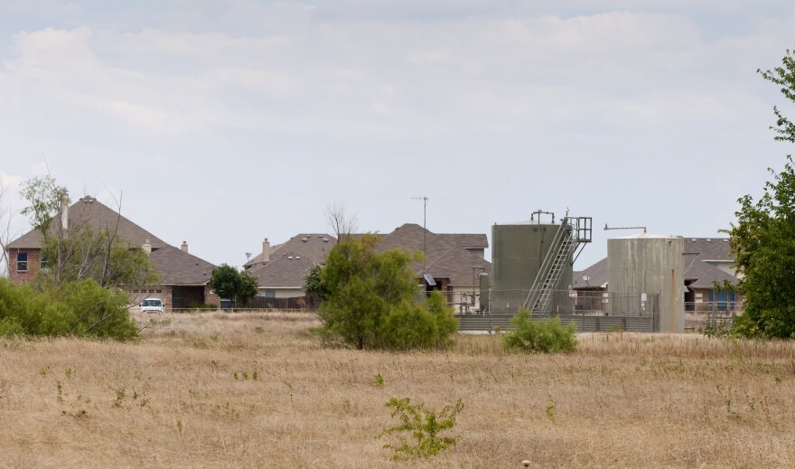  A natural gas well in a North Texas neighborhood.