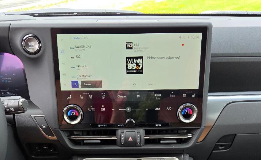 2026 Lexus GX 550 Luxury console
