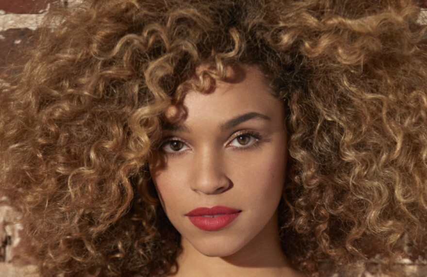 izzy_bizu.jpg