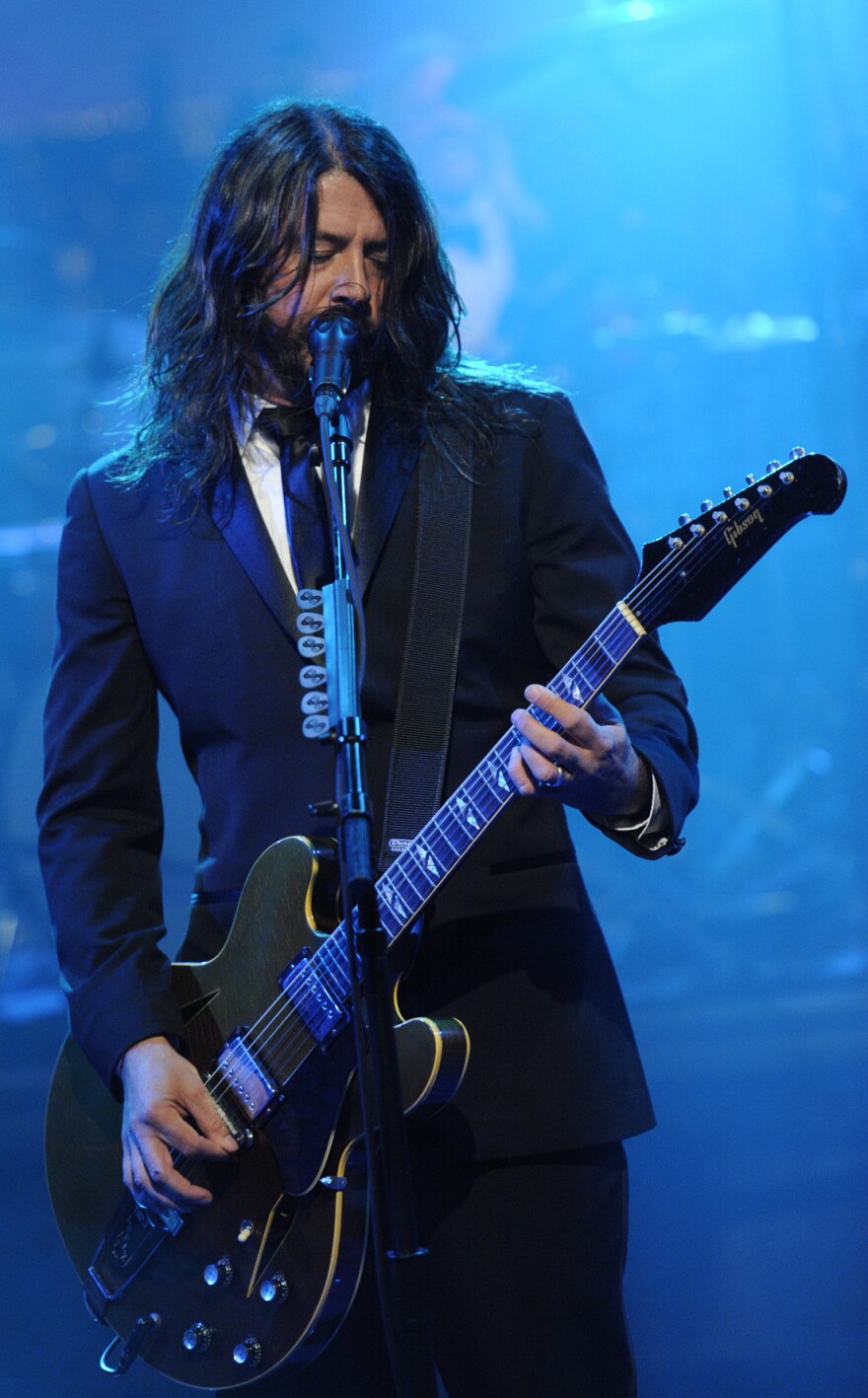 Dave Grohl of Foo Fighters performs during David Letterman's final <em>Late Show</em> broadcast Wednesday.