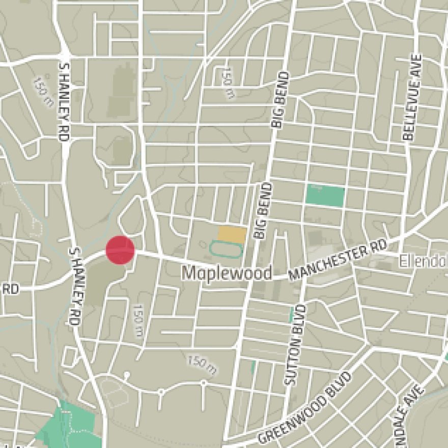The red dot shows the MetroLink overpass where the Maplewood sign art is installed.