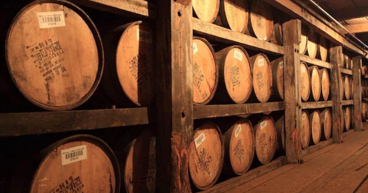 Report: Kentucky bourbon's past growth helping industry weather choppy economic waters