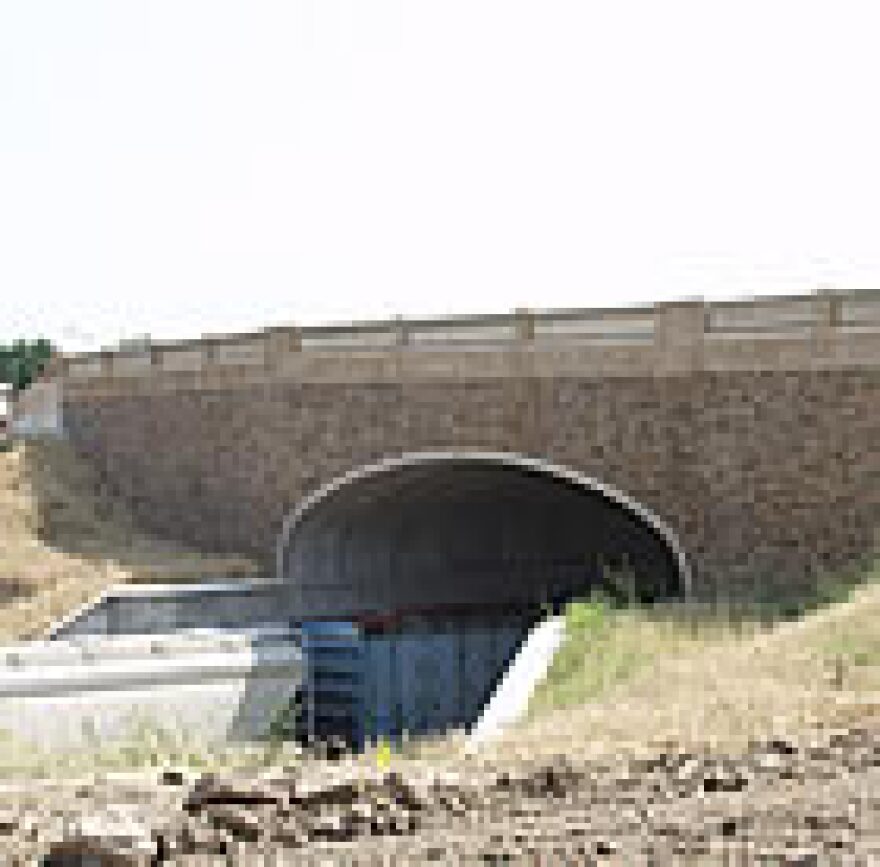 The new bridge on Kingshighway is almost ready for traffic (KWMU photo/Tom Weber)