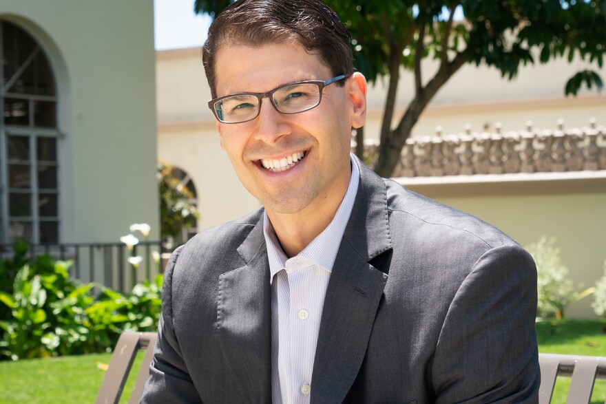 Dr Dov Fox