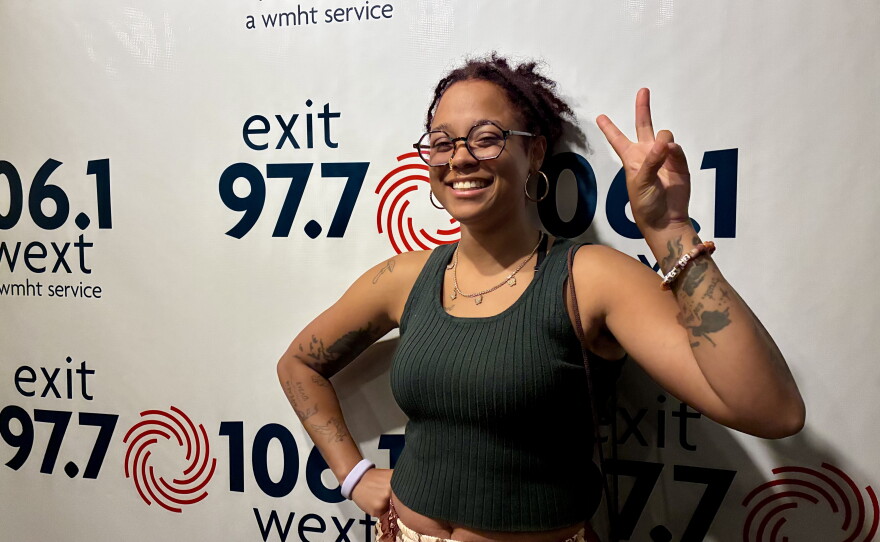 Yahz at WEXT Radio