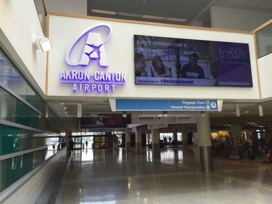 photo of passengers exit lobby at Akron-Canton Airport