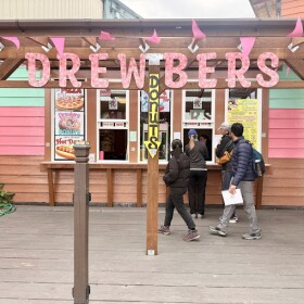 Drewber's Donuts, Kechikan.