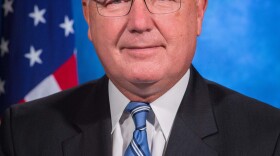  Former U.S. Ambassador to the Netherlands Peter Hoekstra