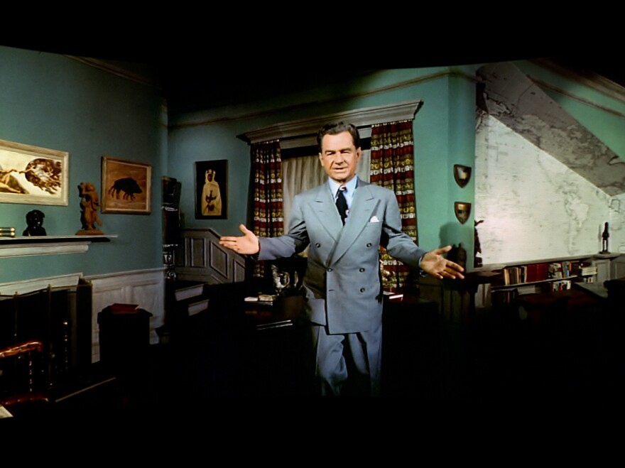 Actor Lowell Thomas served as narrator for <em>This Is Cinerama</em>, which included scenes of Venice, Italy; the Niagara Falls; and a Florida amusement park.