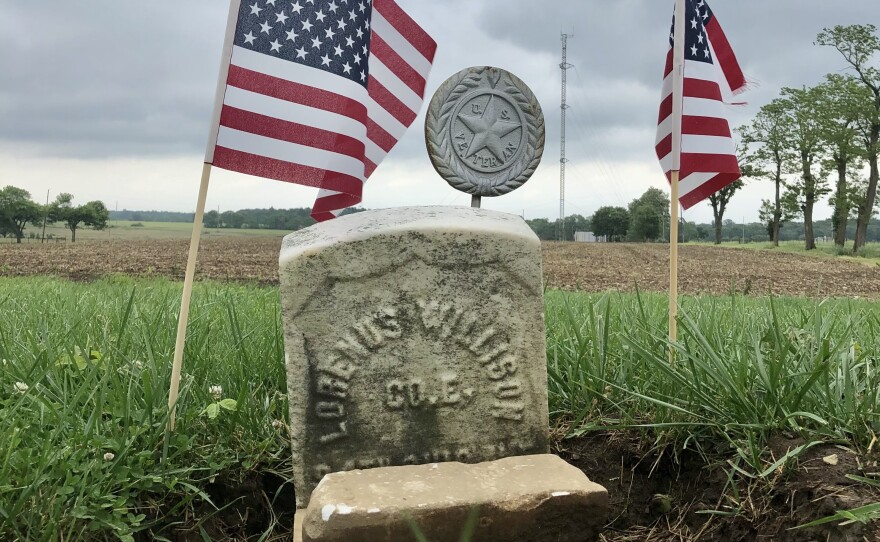 The gravestone of Lorenus Willison.