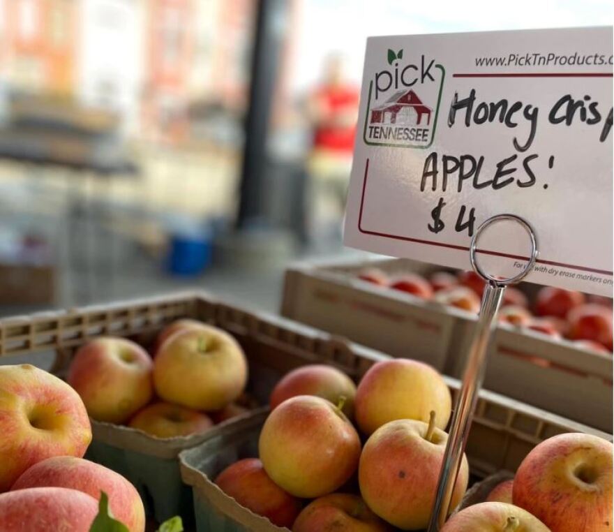 Apples at the Martin, Tennessee farmers market.