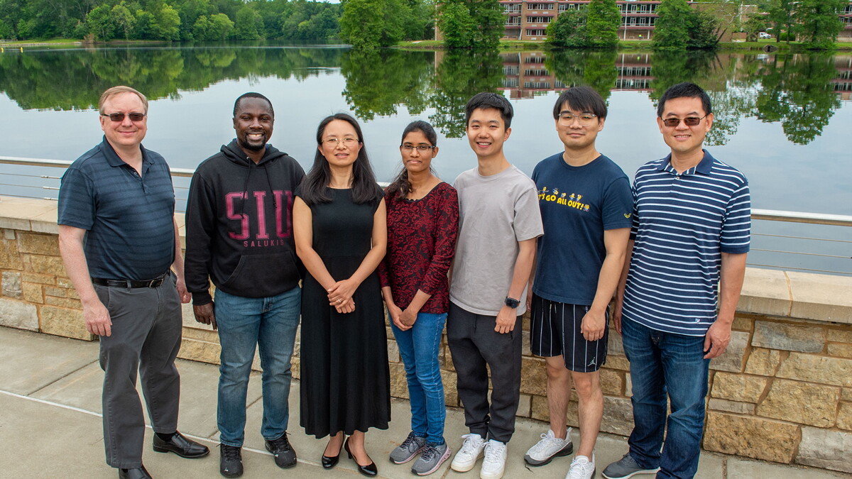 SIU researchers get $100,000 more to treat toxic algae blooms with sunlight, nanoparticles - Vimarsana News