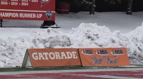 los campeonatos de fútbol americano de la IHSA se jugaron el viernes y el martes en el Hancock Stadium