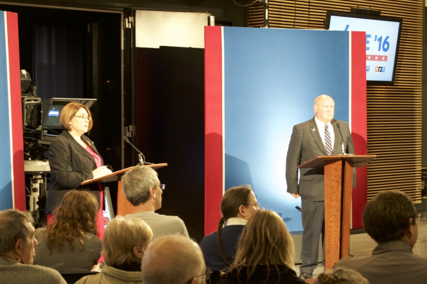 Democratic challenger Kerith Strano-Taylor (left) and Republican Congressman Glenn Thompson appear in a debate on October 15, 2016. 