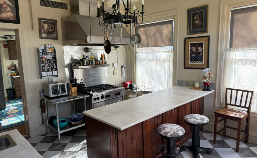 Hilltop Inn kitchen (Hilltop Inn)