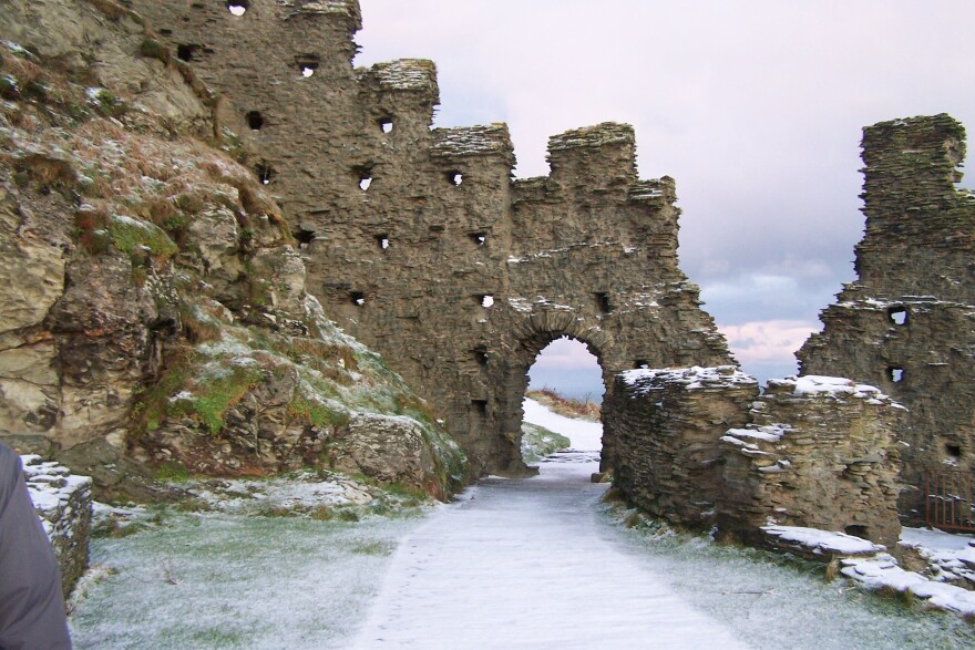tintagel_castle_snow__c_eh.jpg