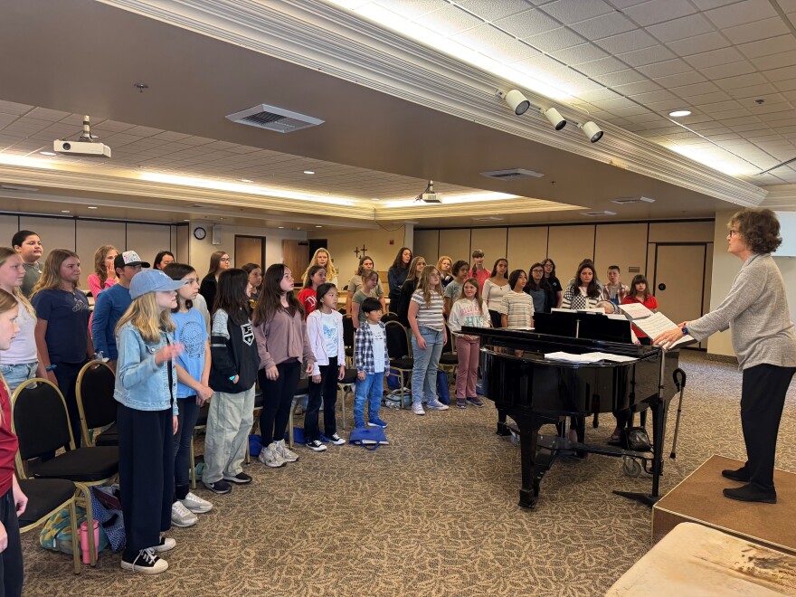 Los Robles Children's Choir rehearse ahead of their next show