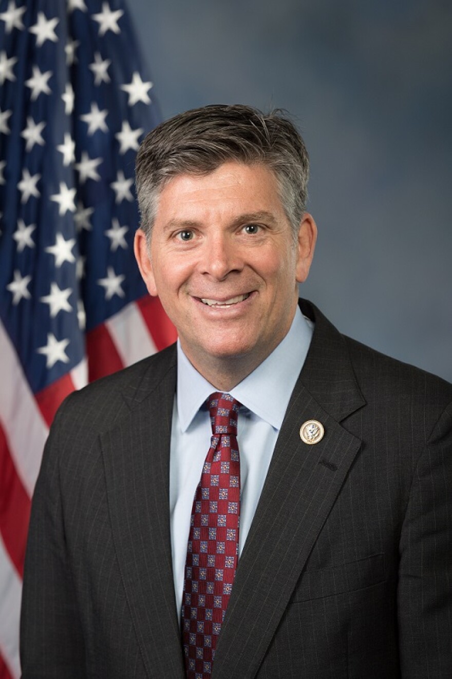 darin_lahood_2019_0.jpg