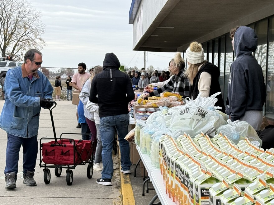 Southeast Missouri Food Bank distribution.