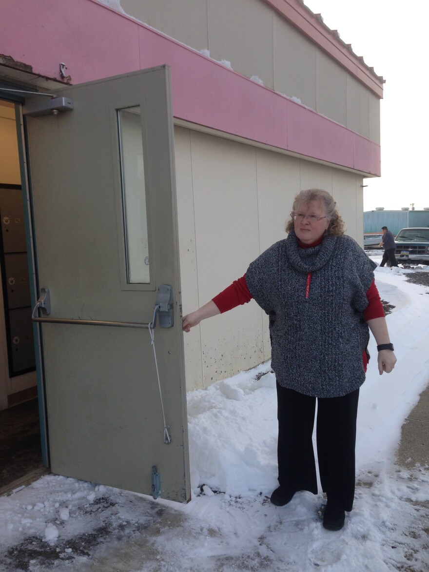 Dillingham post office gets more parcel lockers