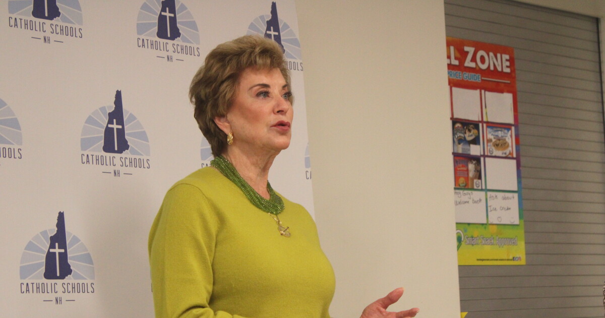 Education Secretary visits Manchester schools, supports vouchers
