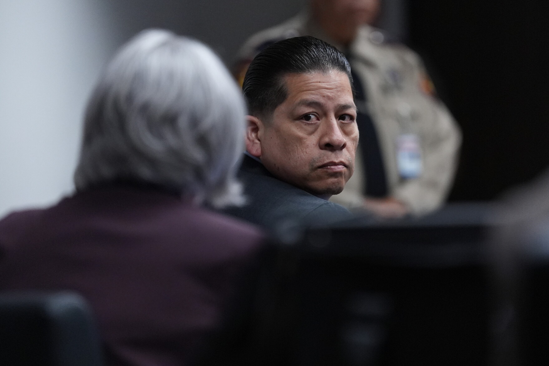 Uvalde trial takes dramatic turn as key witness changes testimony | TPR