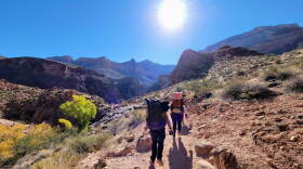 Hikers Grand Canyon sun