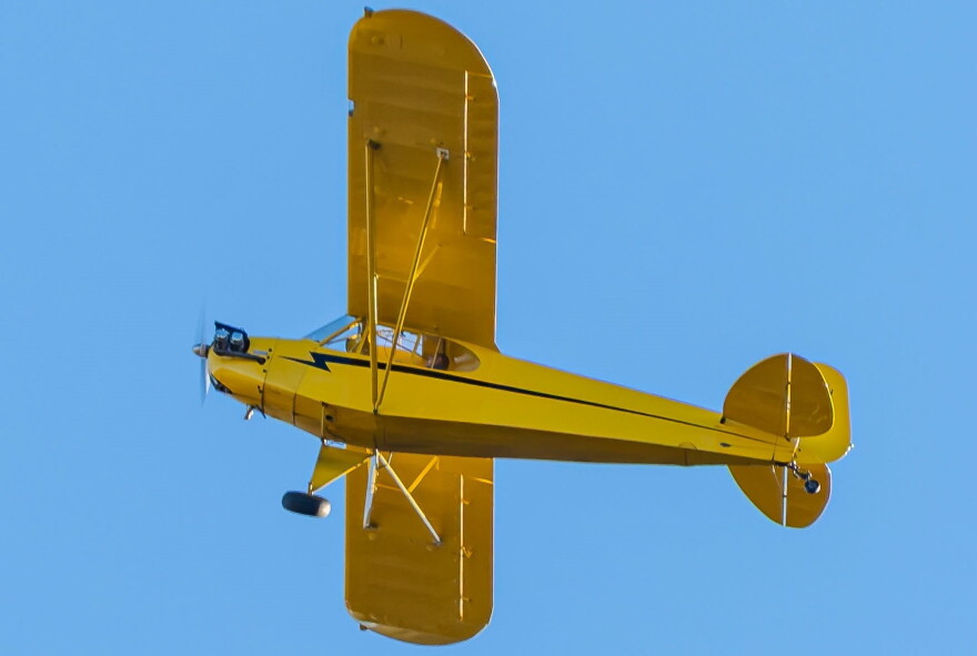 A small plane flies in Warrick County after losing a wheel, Oct. 18, 2026