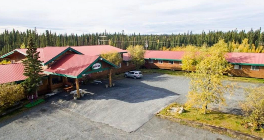 The Caribou Hotel was popular among travelers, tourists and sled-dog racers.