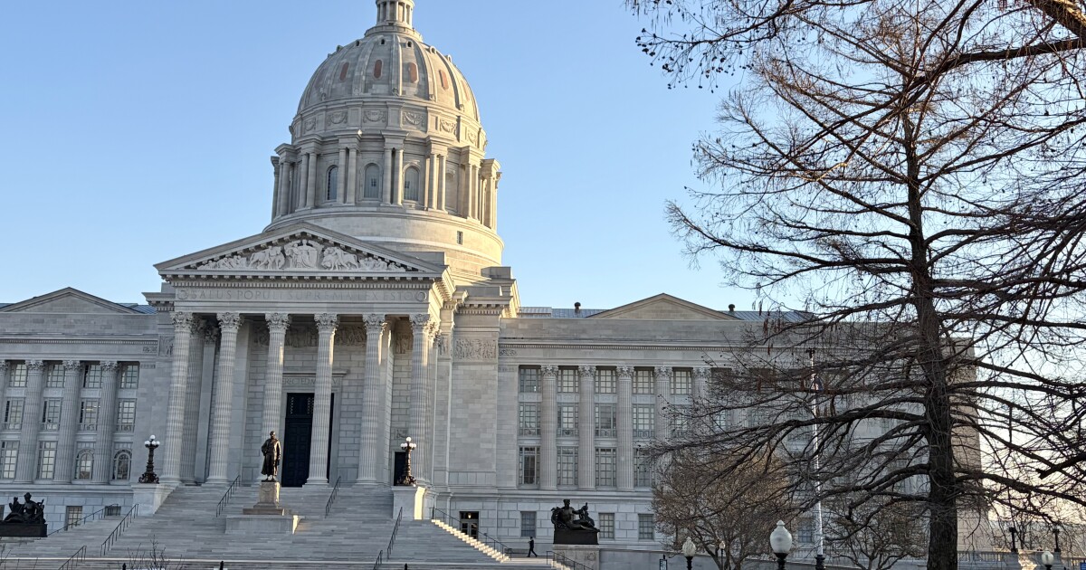 Senate committee approves limits on state pesticide warning labels