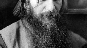 https://en.wikipedia.org/wiki/File:Grigori_Rasputin_1916.jpg