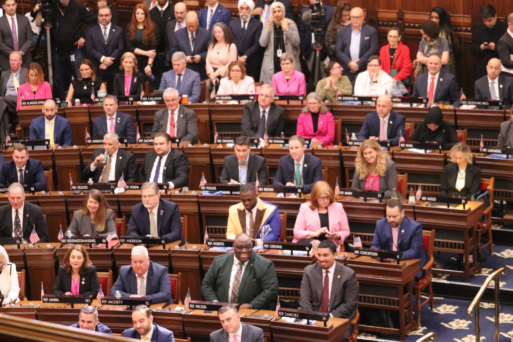 How are CT candidates talking to voters about the budget?