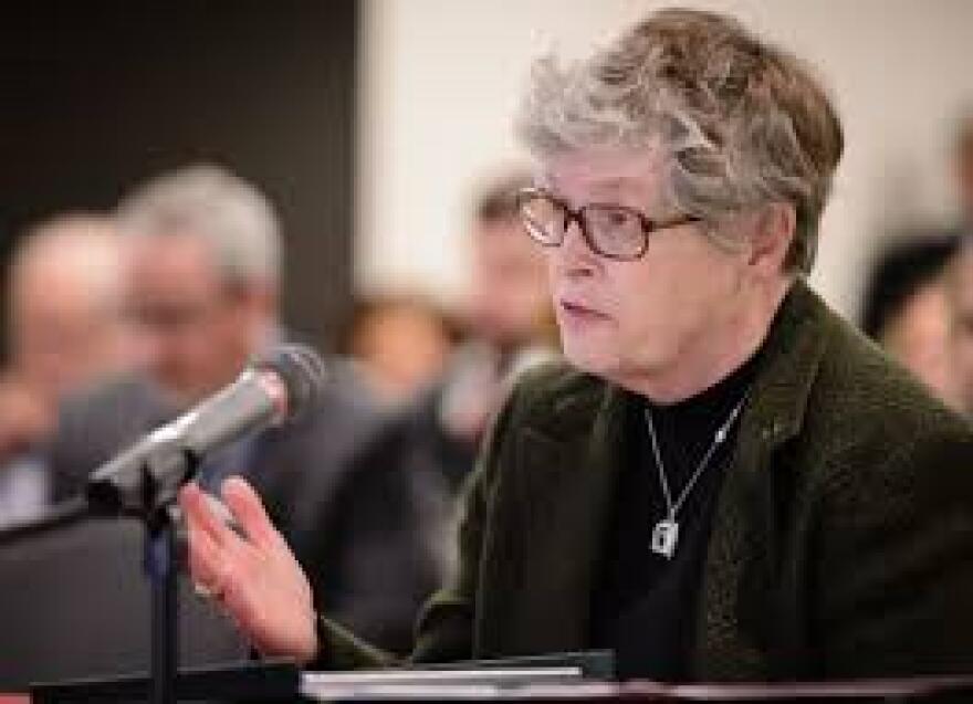 Lou Anna Simon photo