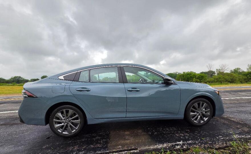 2026 Nissan Sentra SL right profile