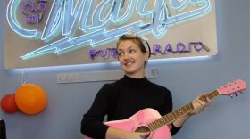 shawn-colvin-guitar