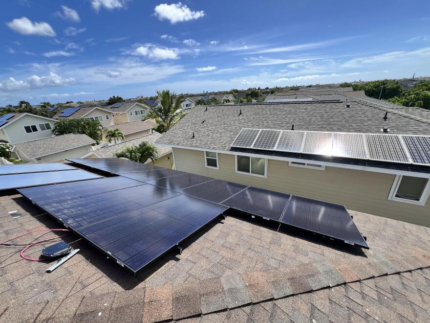 Rooftop solar on several homes in Hawaiʻi.