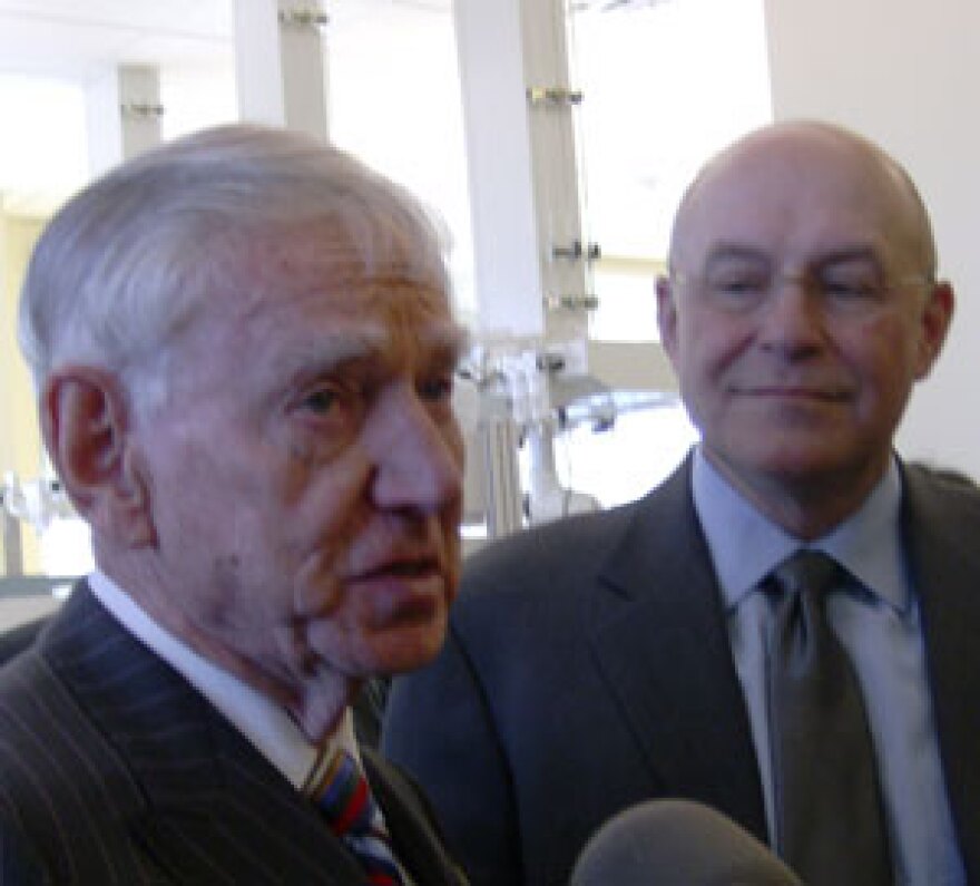 David Murdock with Robb Fraley of Monsanto hspace=4